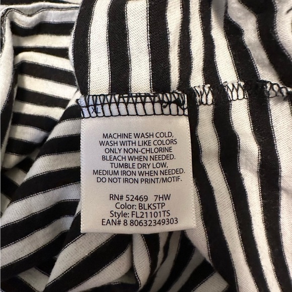 Faded Glory XL b & w tee - Picture 10 of 11